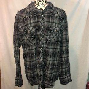 Men’s Wrangler Pearl Buttons, Button Down Shirt.